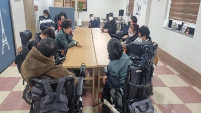 활동가 모해 회의