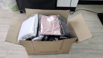 연탄은행에서 의류를 후원 받아왔습니다. 회원님들과 나눔하여 감사히 입겠습니다.