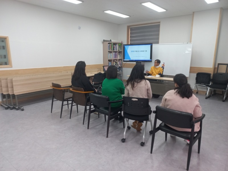 KakaoTalk_20241224_2024.12.23 라엘직원교육.jpg