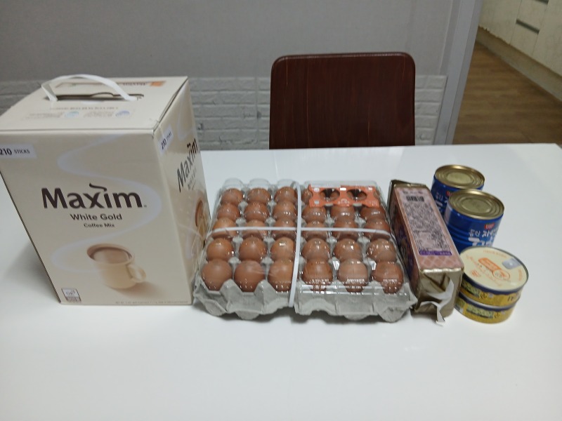 KakaoTalk_20260107_커피믹스,계란30구,햄,꽁치,참치(신동성).jpg